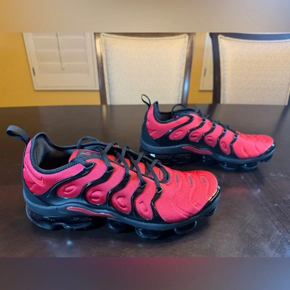 New Nike Air VaporMax University Red Black Sneakers Shoes Size US 11.5 - Picture 3 of 11
